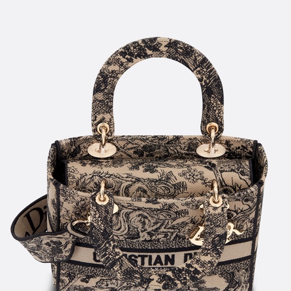 New Christian Dior MEDIUM LADY D-LITE BAG
Brown Toile de Jouy Embroidery - Picture 3 of 8